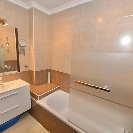 Clementine Apartment